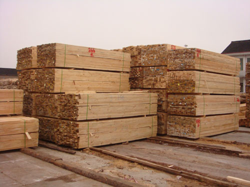 輻射松建(jian)築木材